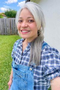 One year into embracing my gray hair while wearing extensions